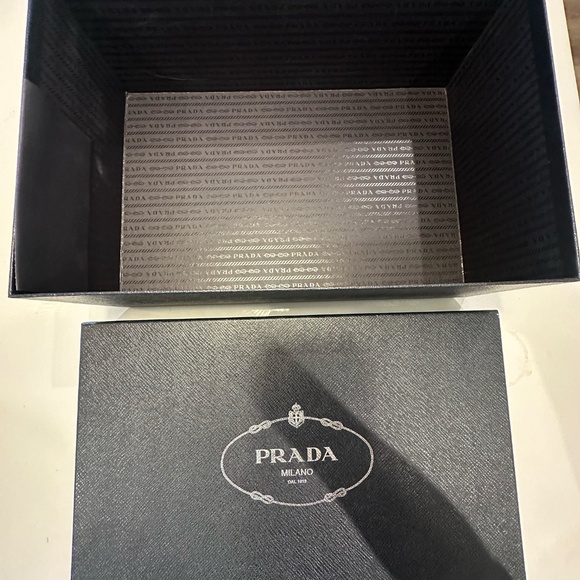 AUTHENTIC PRADA SHOE BOX - Picture 4 of 8